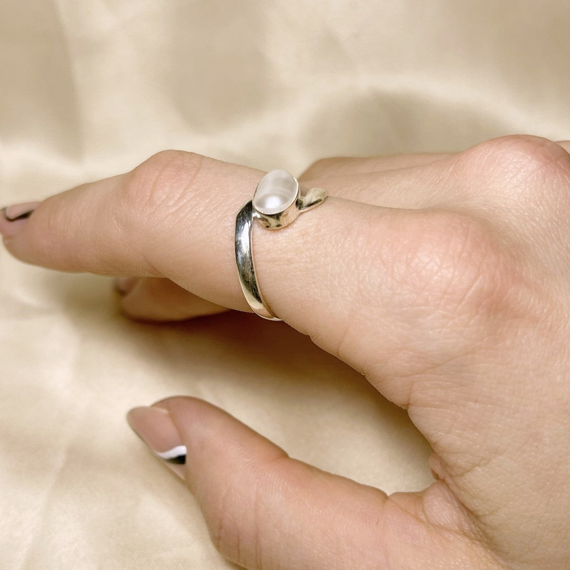 Sterling Silver Oval Pearl Ring