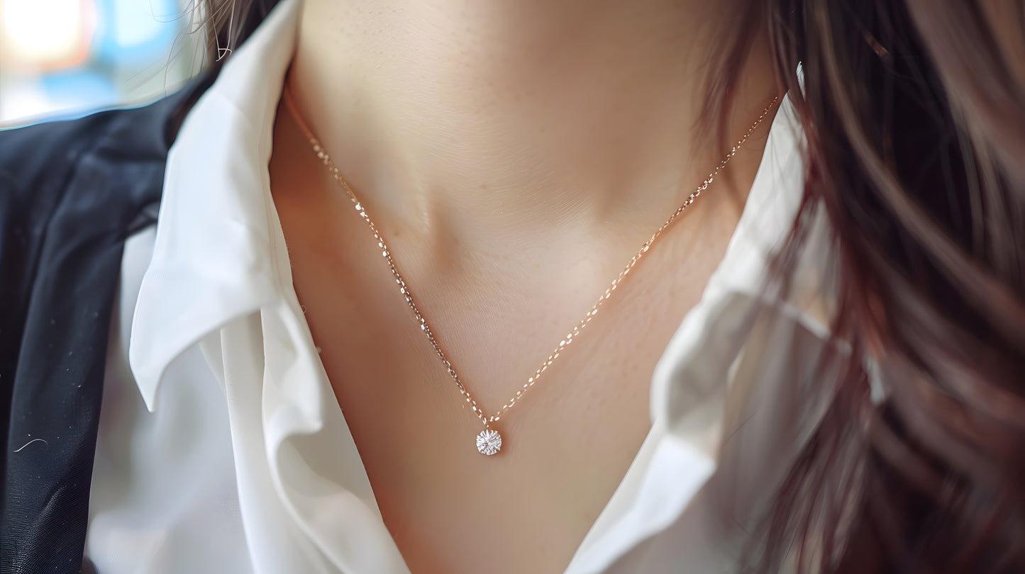 Cirkonio pakabukas su grandinėle