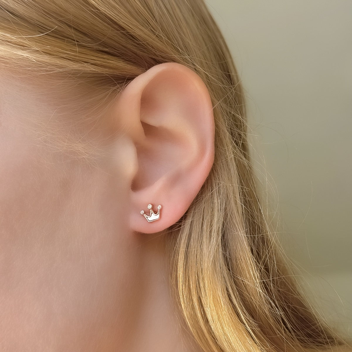 Sterling Silver Nacre Crown Studs