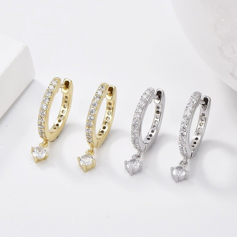 Sidabrinės rinkutės su kabančiu cirkoniu