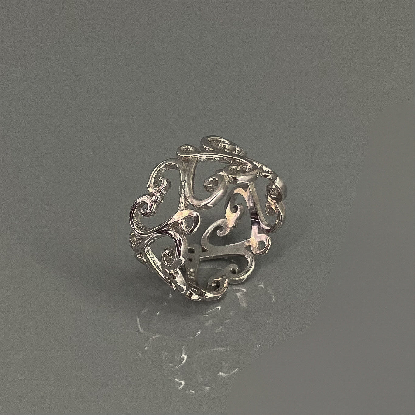 Sidabrinis rodžiuotas ornamentuotas žiedas