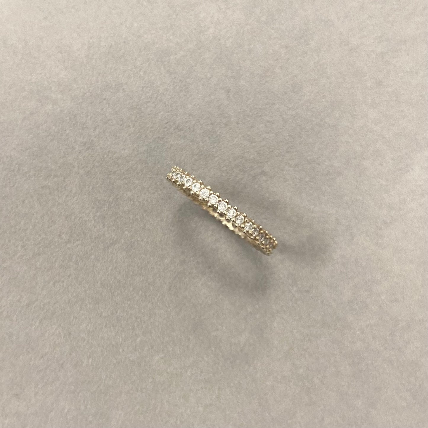 Sidabrinis 2mm auksuotas žiedas su cirkoniu