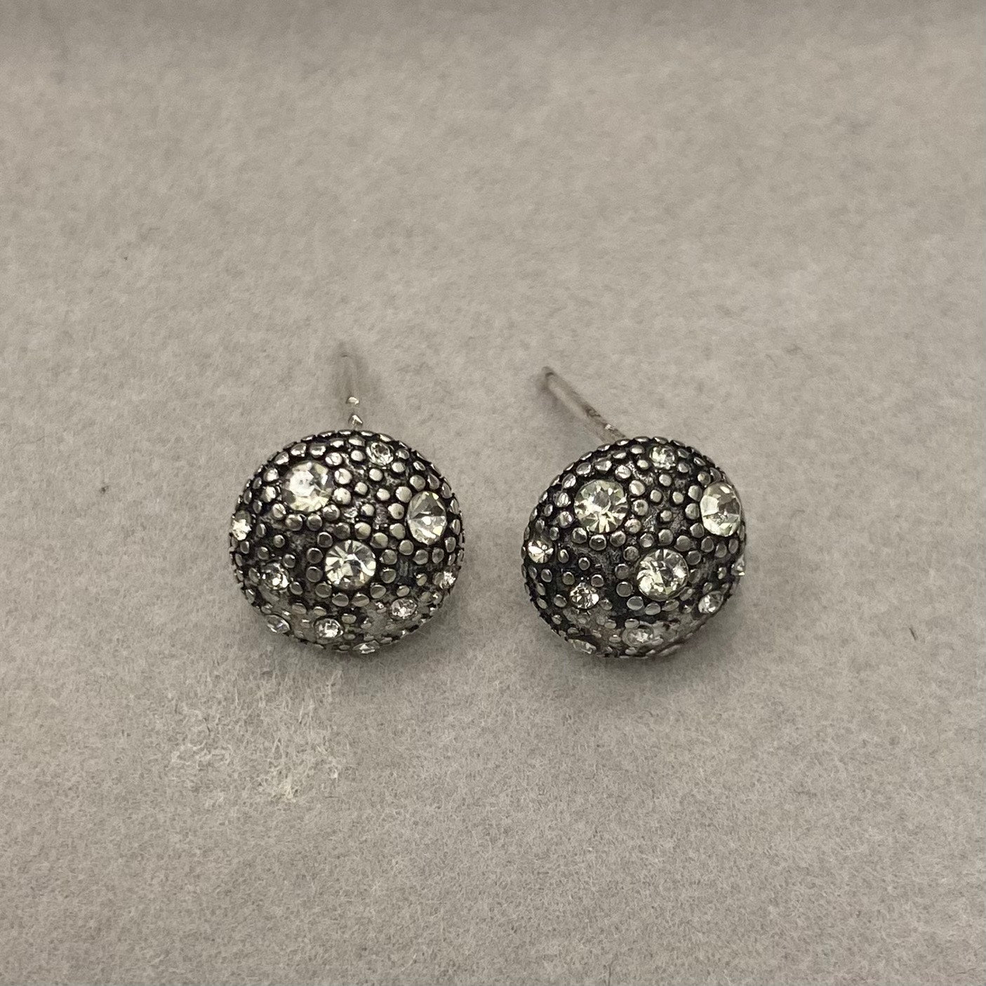 Oksiduoto sidabro vinukai su cirkoniais