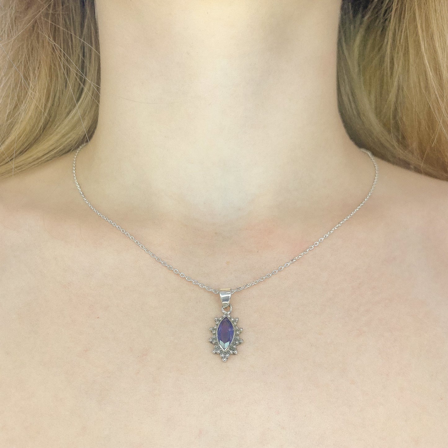 Sidabrinis pakabukas su jolito akmeniu ir grandinėle