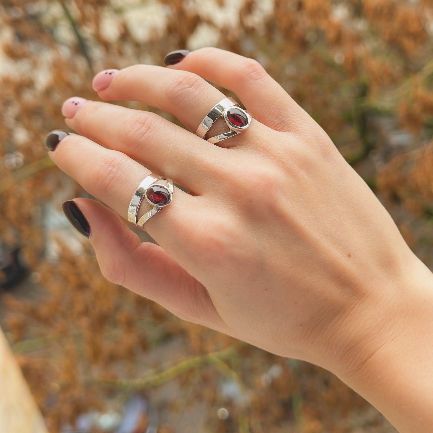 Sidabrinis žiedas su granatu