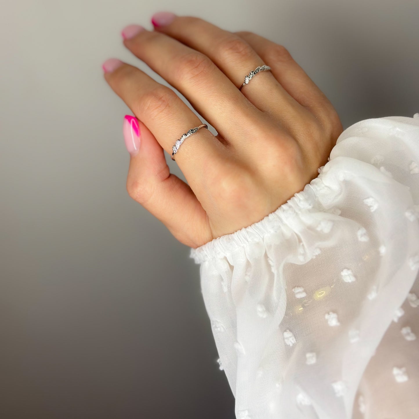 Sidabrinis rodžiuotas žiedas su lapeliais