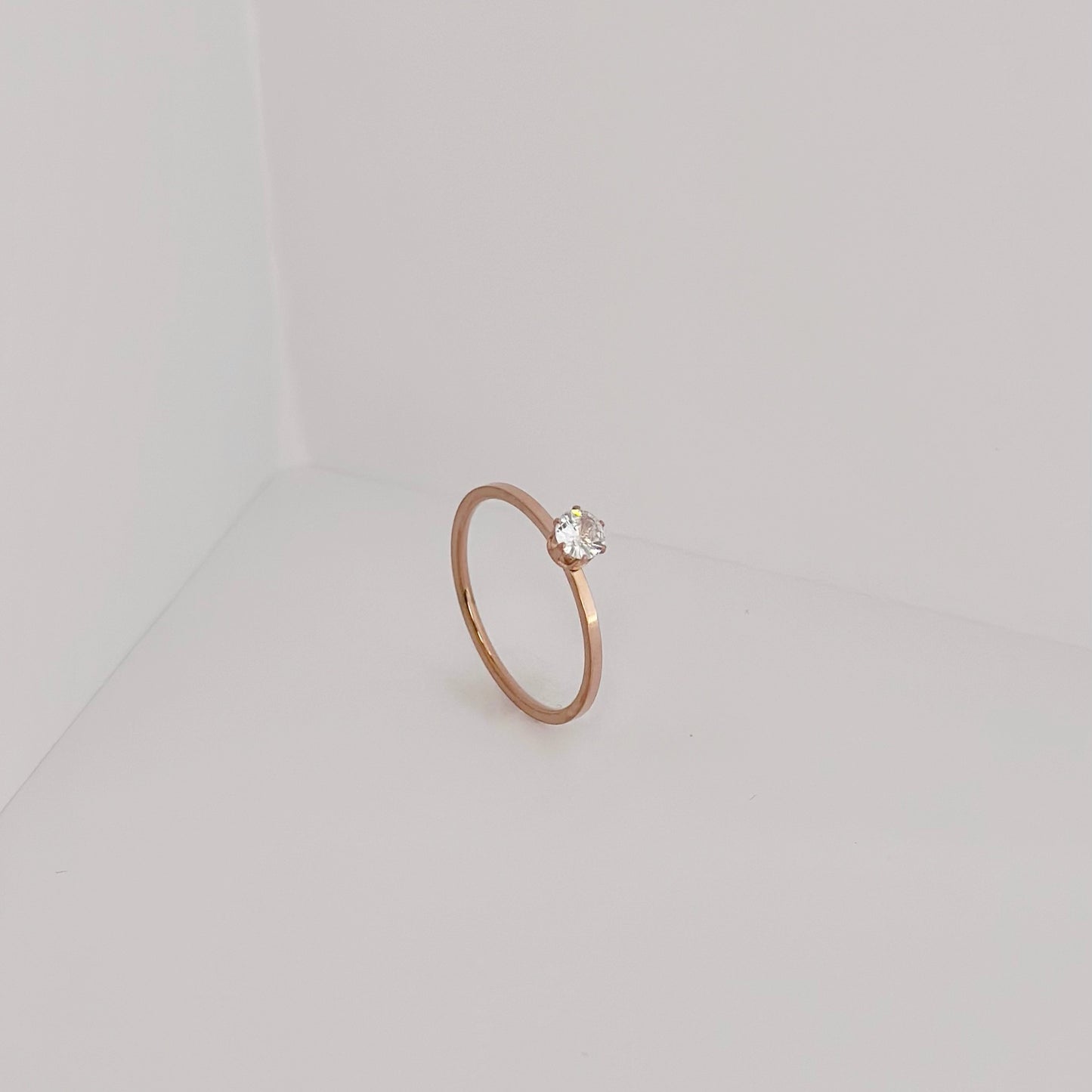 Paauksuotas žiedas su cirkoniu