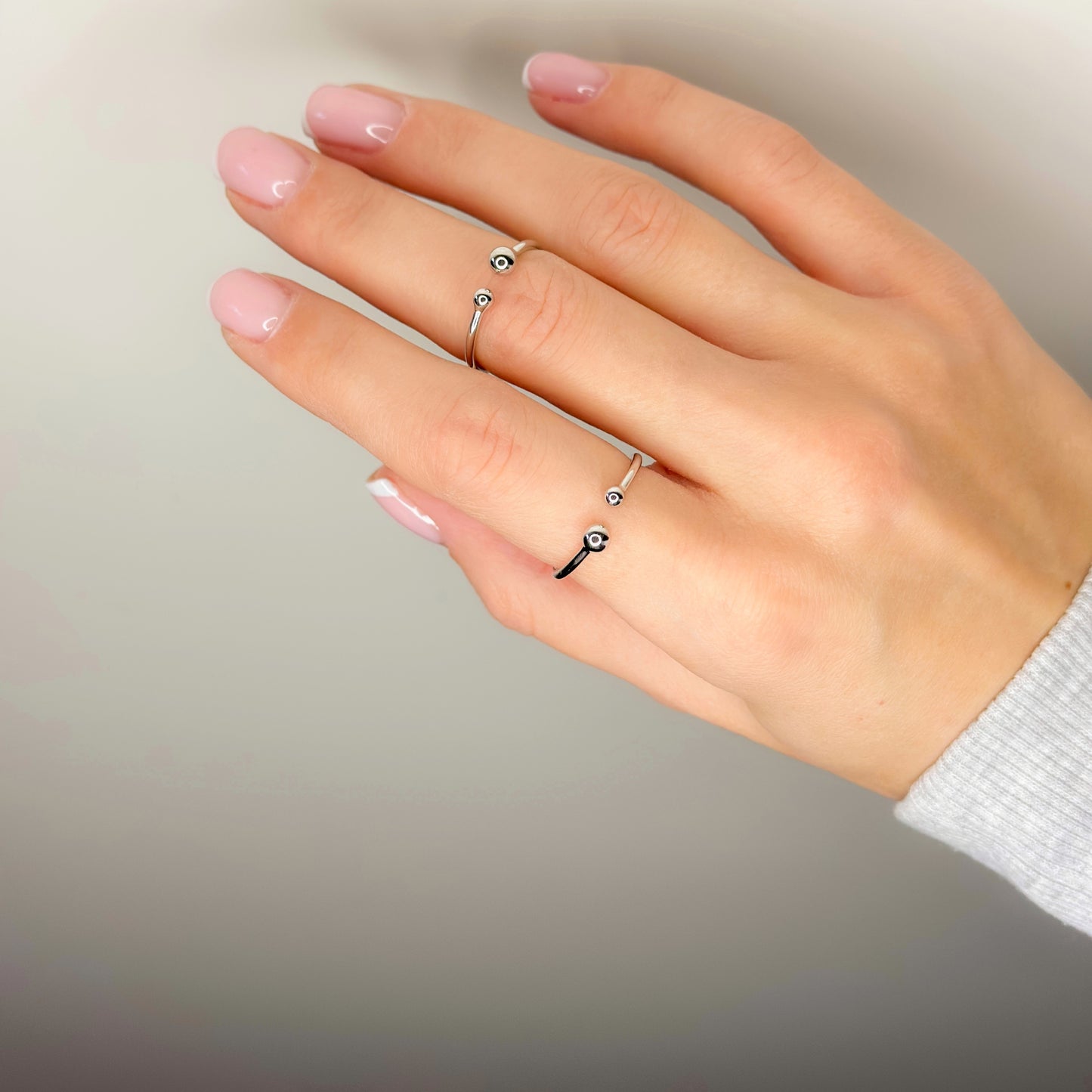 Sidabrinis rodžiuotas reguliuojamo dydžio žiedas su burbuliukais