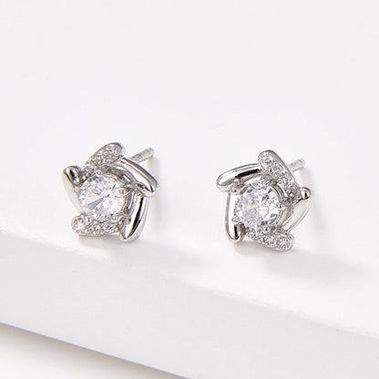 Sidabriniai vinukai su cirkoniu