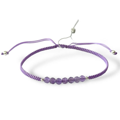 Siūlo apyrankė su sidabriniais karoliukais ir ametisto akmenukais