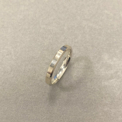 Sidabrinis 3 mm briaunuotas žiedas