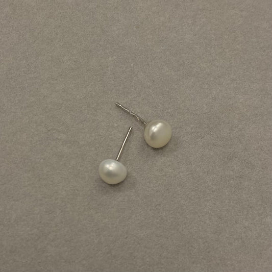 Sidabriniai rodžiuoti vinukai su perlu