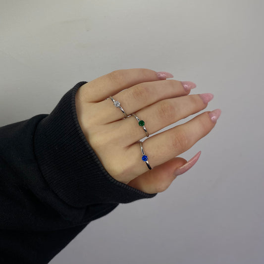 Plieninis žiedas su įvairiaspalviais cirkoniais