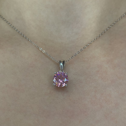 Sidabrinis rodžiuotas pakabukas su rožiniu cirkoniu ir grandinėle