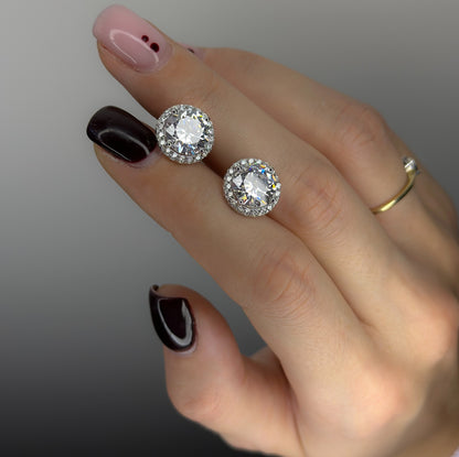 Sidabriniai auskarai su deimantą imituojančiais kristalais