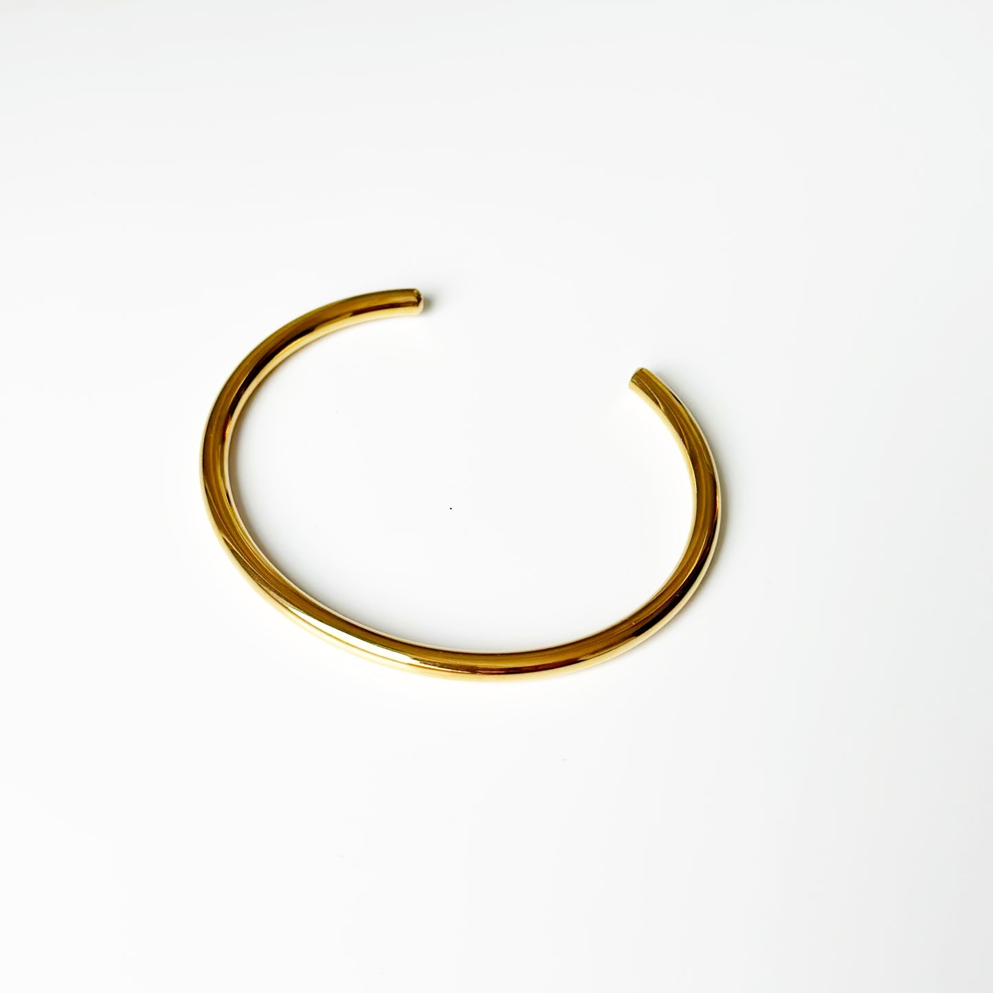 16g auksuota apyrankė "Essential"