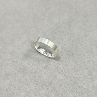 4 mm žiedas matiniu paviršiumi
