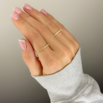 Sidabrinis auksuotas žiedas su cirkonių juostele