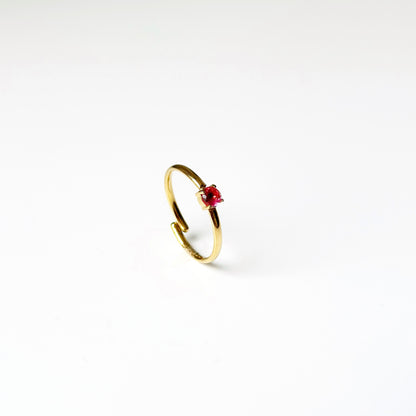 Auksuotas žiedas su įvairiaspalviais cirkoniais