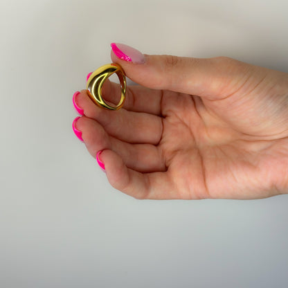 Auksuotas masyvus žiedas „Wave Band“