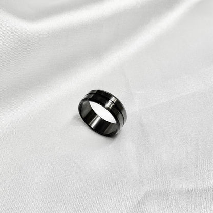 7mm juodo plieno žiedas