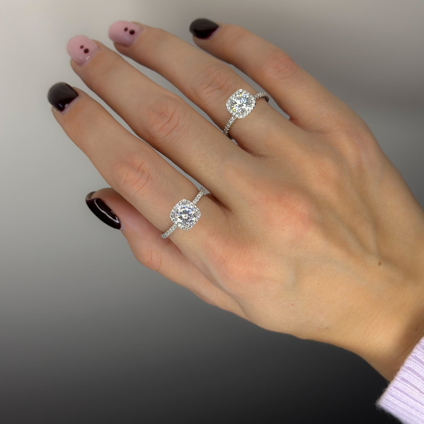 Sidabrinis rodžiuotas žiedas su 8 mm cirkonio akute