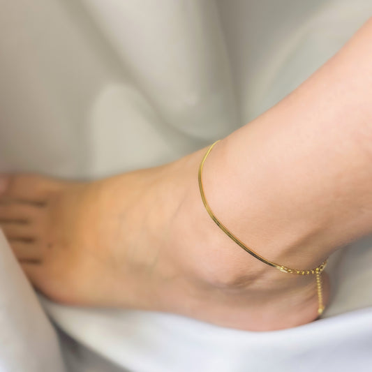 Sidabrinė grandinėlė ant kojos Flat chain