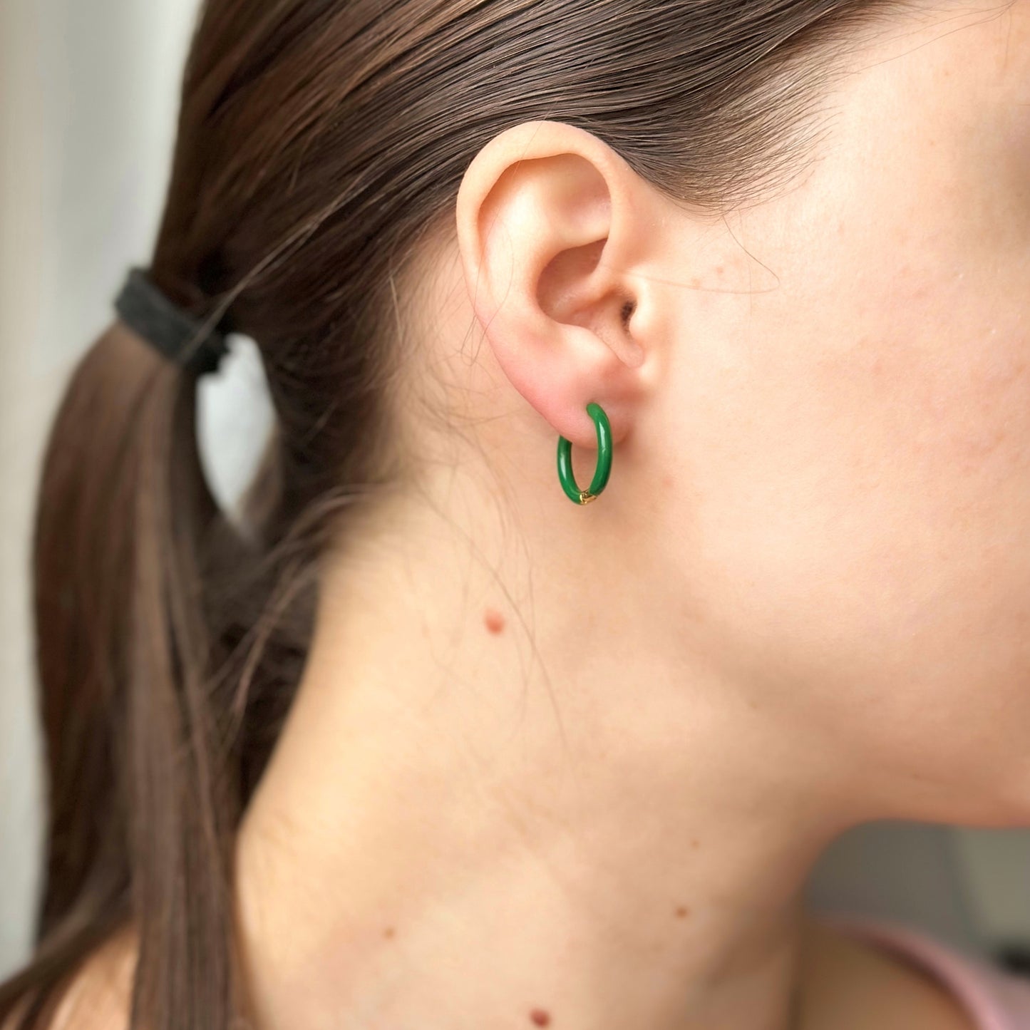 Auksuotos emaliu dengtos spalvotos rinkutės