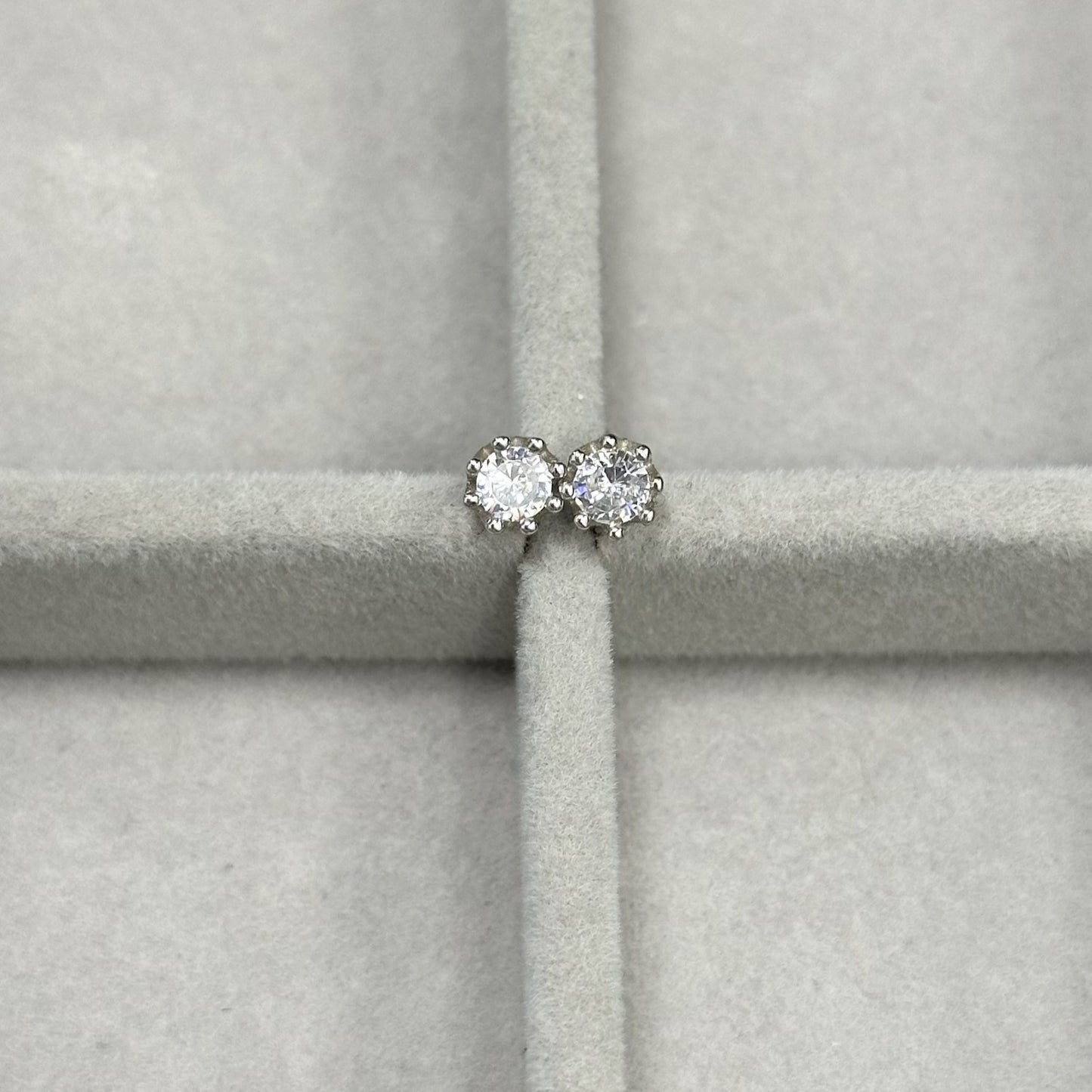 Sidabriniai auskarai "Elsa" 5mm