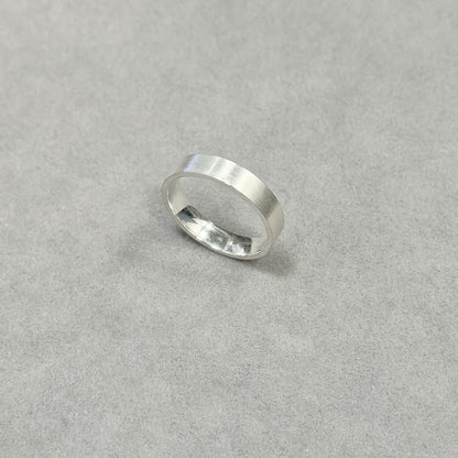 4 mm žiedas matiniu paviršiumi