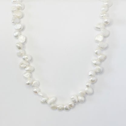 Auksuotas tikrų perlų vėrinys