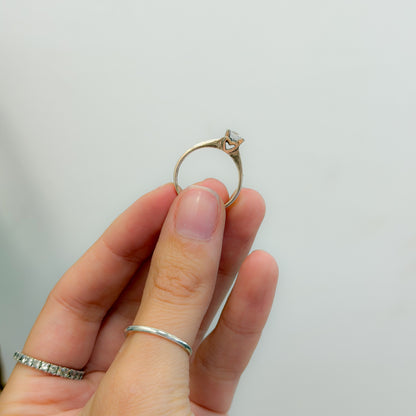Sidabrinis paauksuotas žiedas su širdele ir 6mm akute