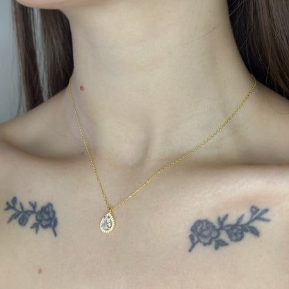 Sidabrinis auksuotas lašo formos pakabukas su cirkoniu ir grandinėle