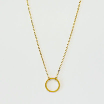 Auksuotas apvalus pakabukas su grandinėlė