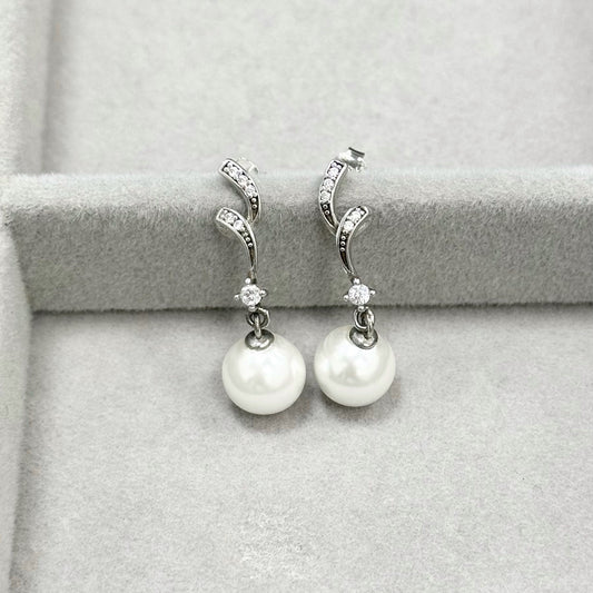 Sidabriniai rodžiuoti kabantys auskarai su cirkoniu ir perlu