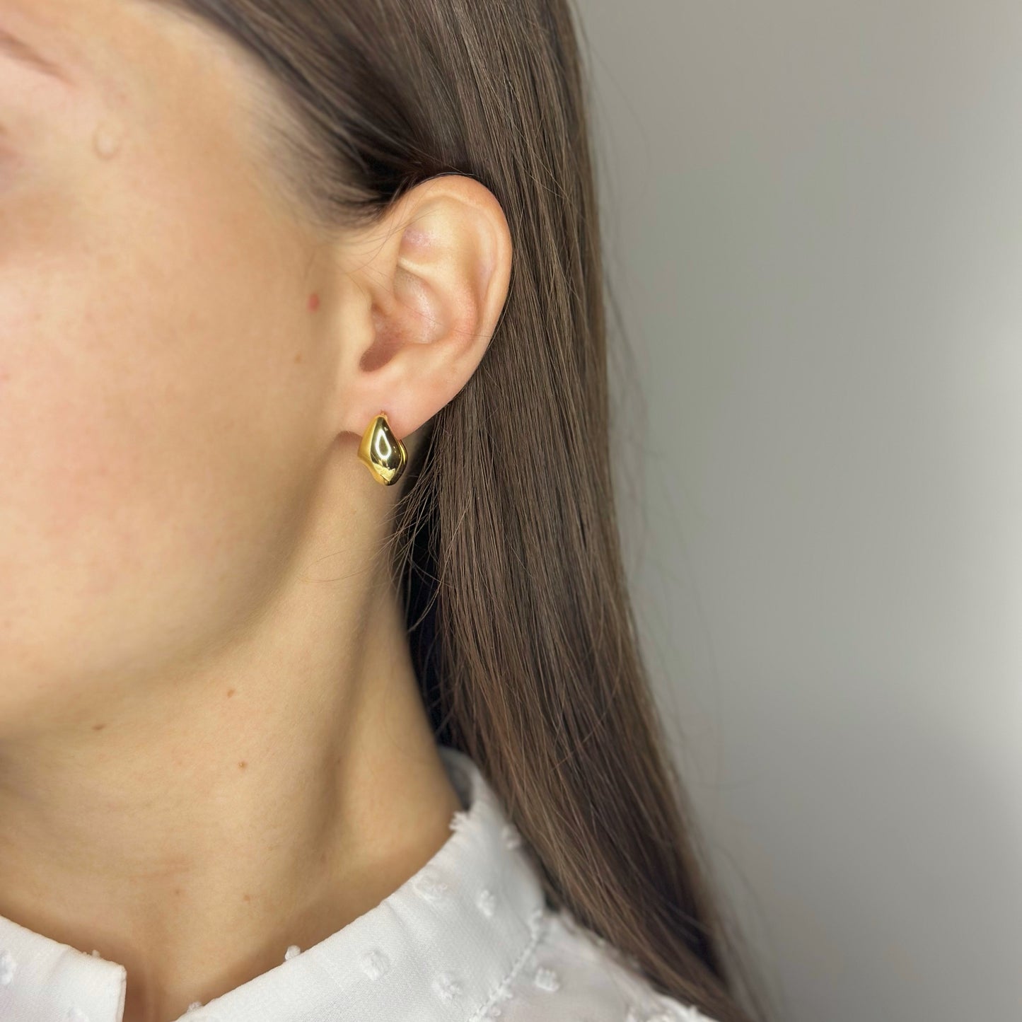 Sidabriniai platūs auskarai su anglišku užsegimu