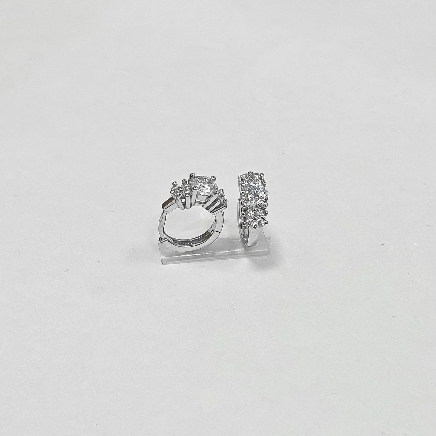 Sidabrinės rodžiuotos rinkutės su cirkoniais