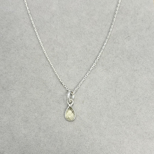 Sidabrinis pakabukas su lašo formos citrininiu kvarcu ir grandinėle