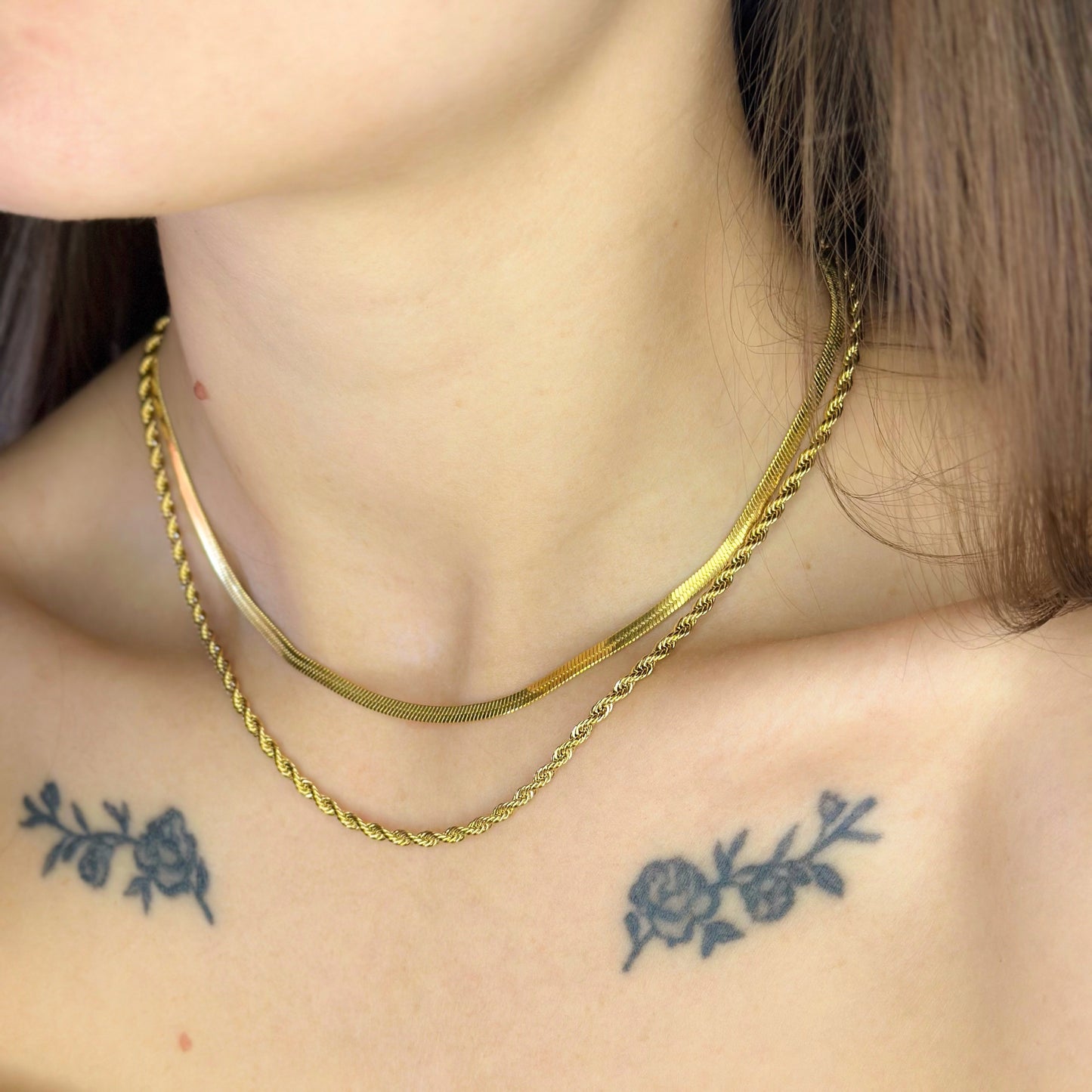 Auksuotas dviejų gijų grandinėle