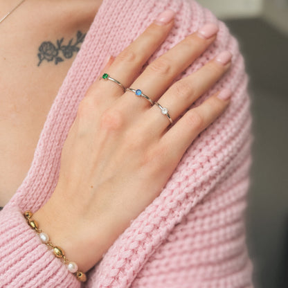 Plieninis žiedas su įvairiaspalviais cirkoniais