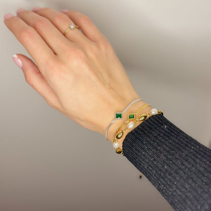 Sidabrinė apyrankė su žaliu cirkoniu