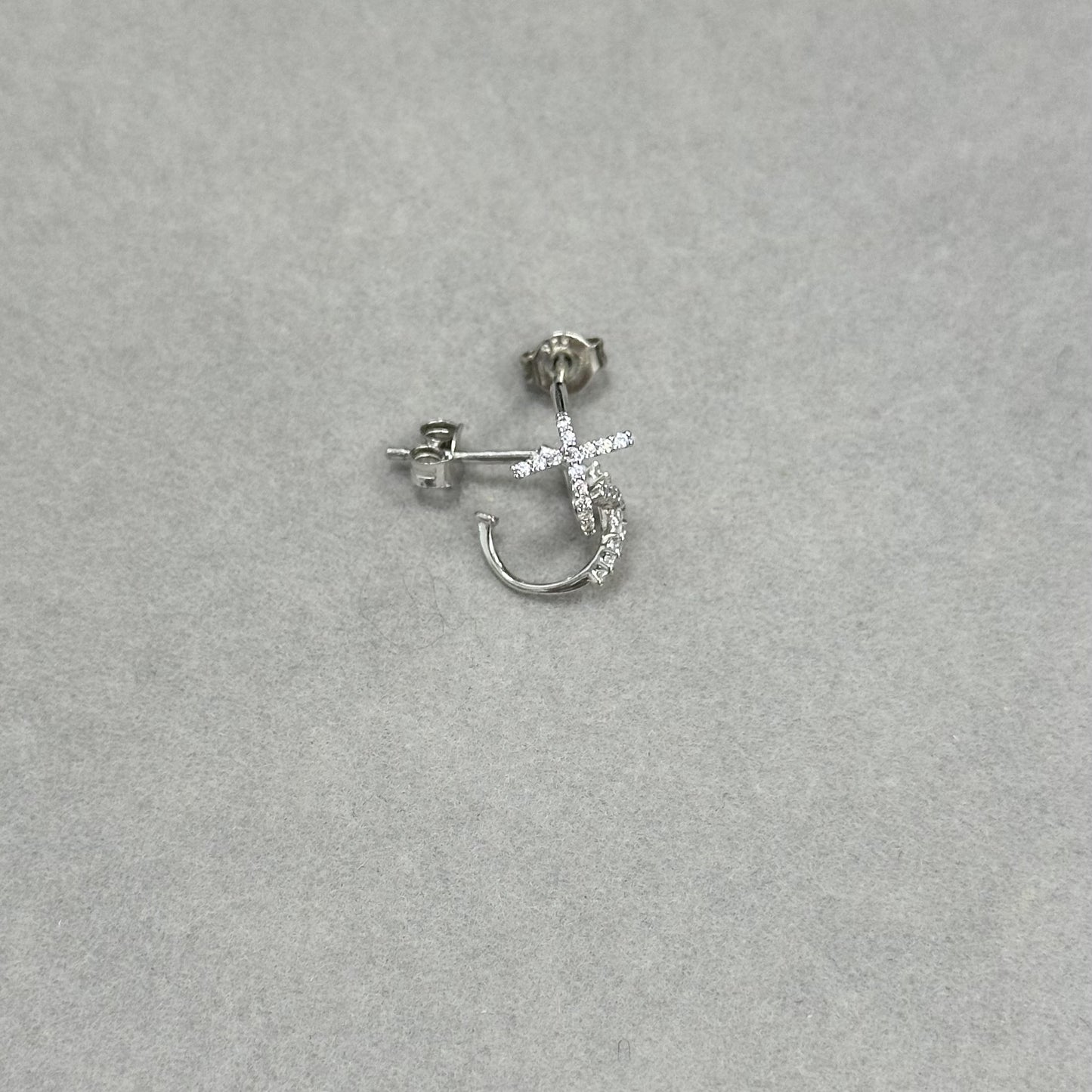 Sidabriniai rodžiuoti auskarai su cirkoniu