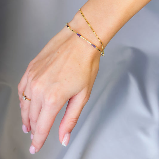 Sidabrinė auksuota dviejų gijų apyrankė su violetiniu cirkoniu