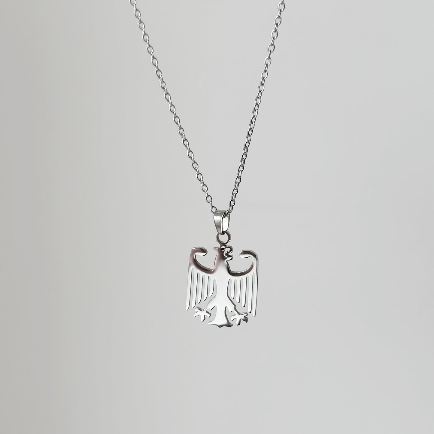 Pakabukas „Erelis“ su grandinėle