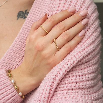 Auksuotas žiedas su mažais burbuliukais