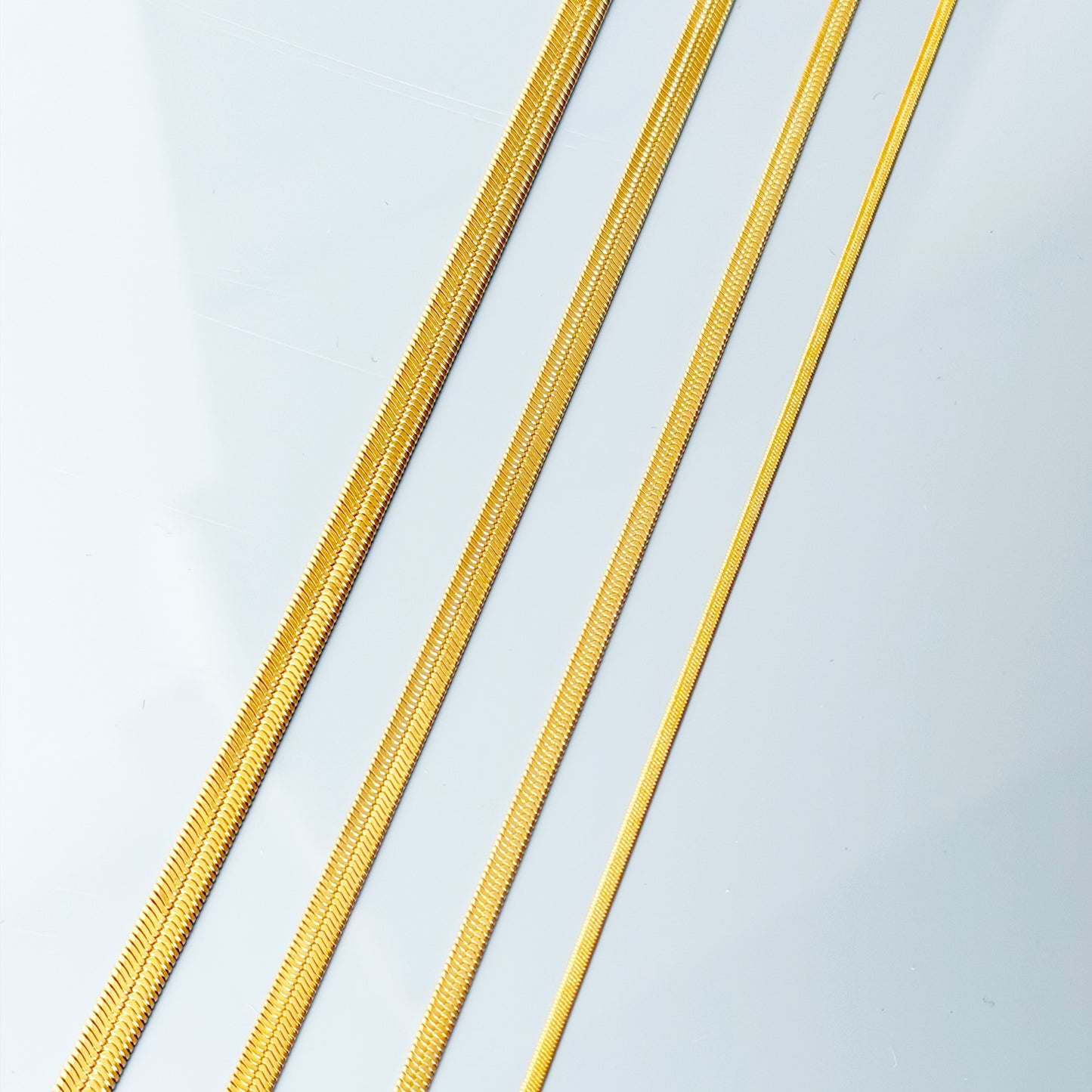 2-5mm pločio auksuota grandinėlė "Flat chain"