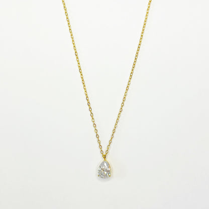 Auksuota grandinėlė su lašo formos cirkoniu