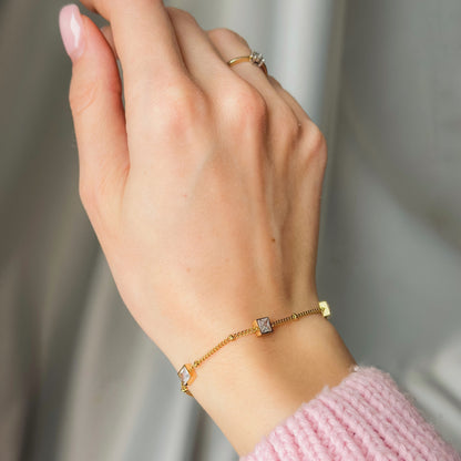 Auksuota apyrankė su įvairiaspalviais cirkoniais