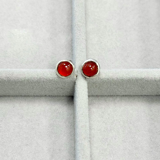 Sidabriniai auskarai su apvaliais karneolio akmenukais