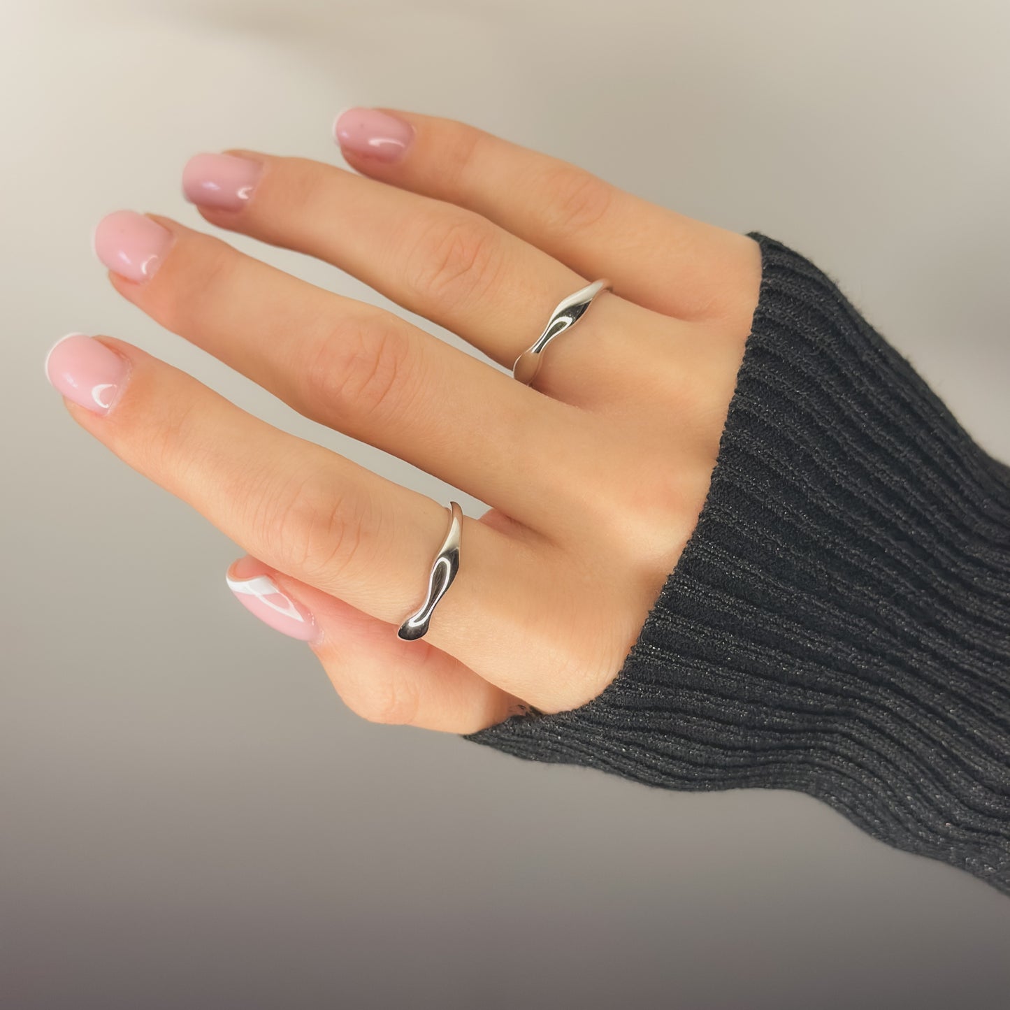 Sidabrinis rodžiuotas reguliuojamo dydžio žiedas